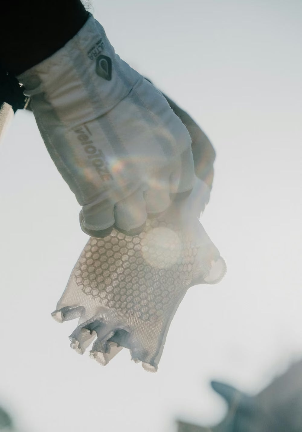 VeloToze Glacier Gloves White